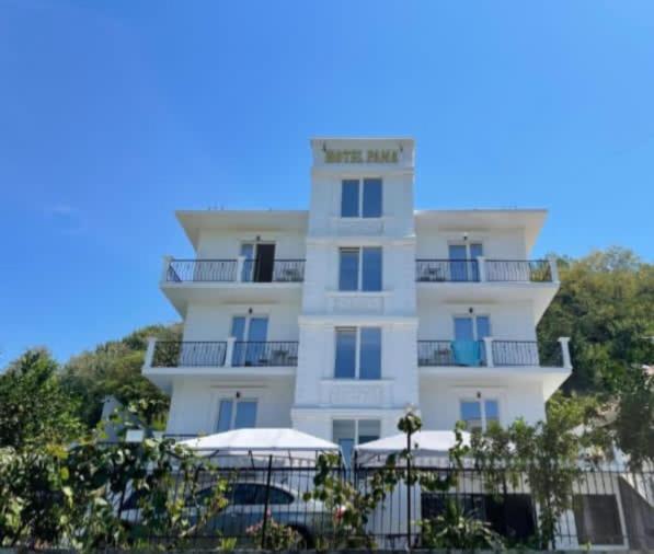 Škalngur Hotel Fama מראה חיצוני תמונה