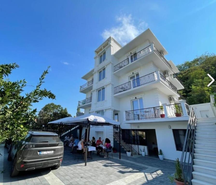 Škalngur Hotel Fama מראה חיצוני תמונה