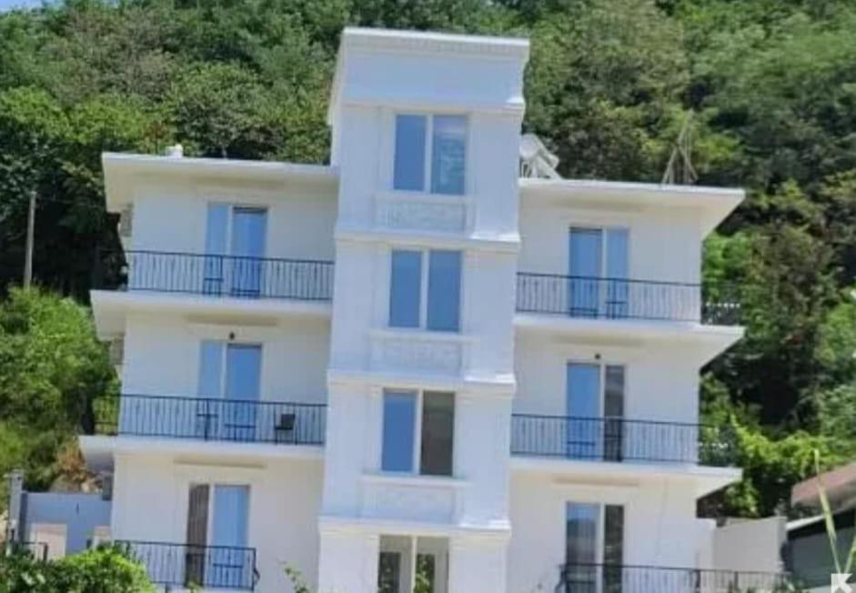 Škalngur Hotel Fama מראה חיצוני תמונה
